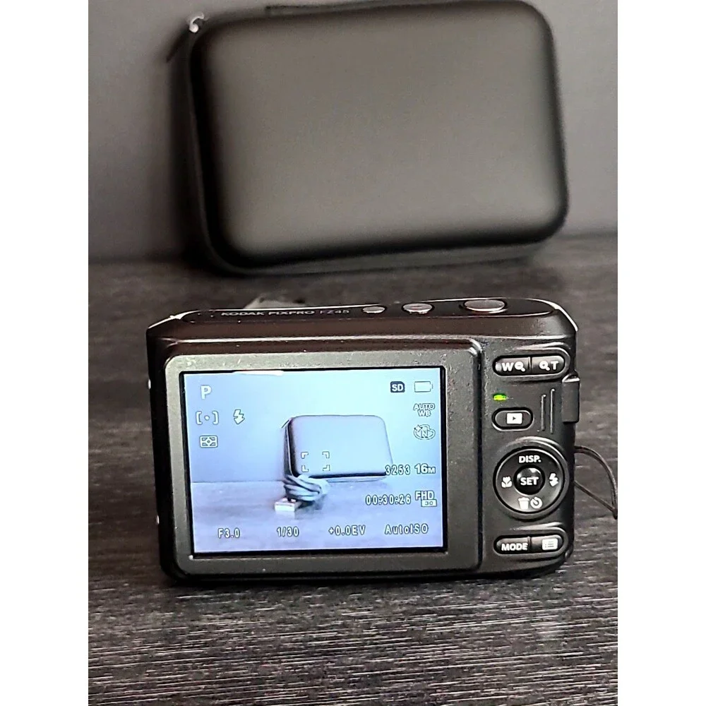 Kodak Pixpro FZ45 16MP HD Digital Camera White 16GB Bundle - Refurbished EX